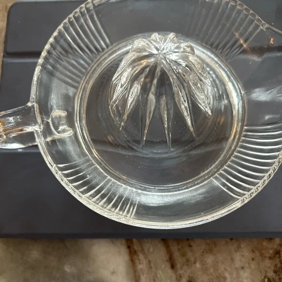 Clear Glass Citrus Juicer - Picture 2 of 4